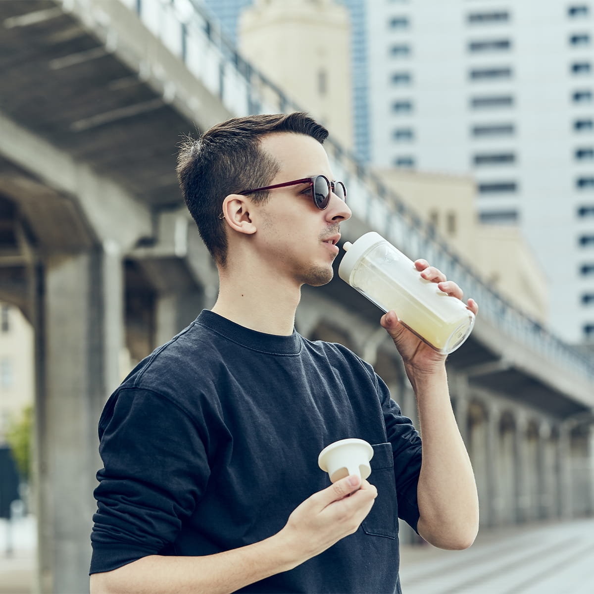 20071 butelka na wodę TO GO Kinto 480ml biała ze słomką