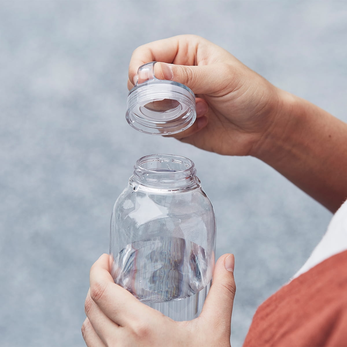 20391 butelka na wodę 500ml Kinto przezroczysta bezbarwna