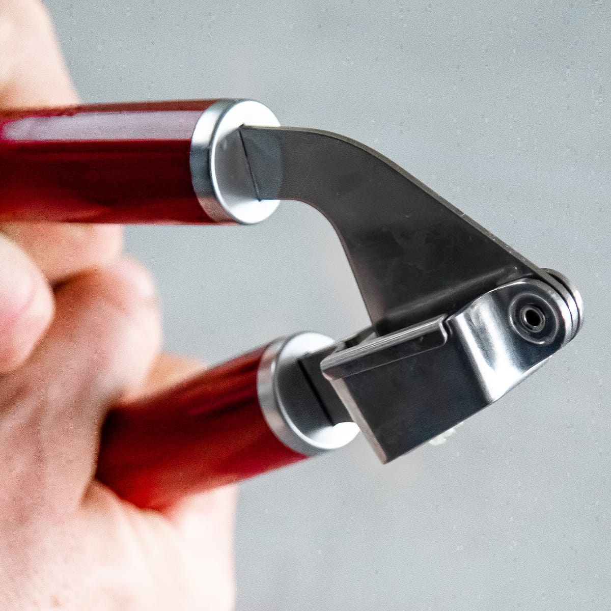 KitchenAid wyciskacz do czosnku CORELINE Empire Red KAG132OHERE
