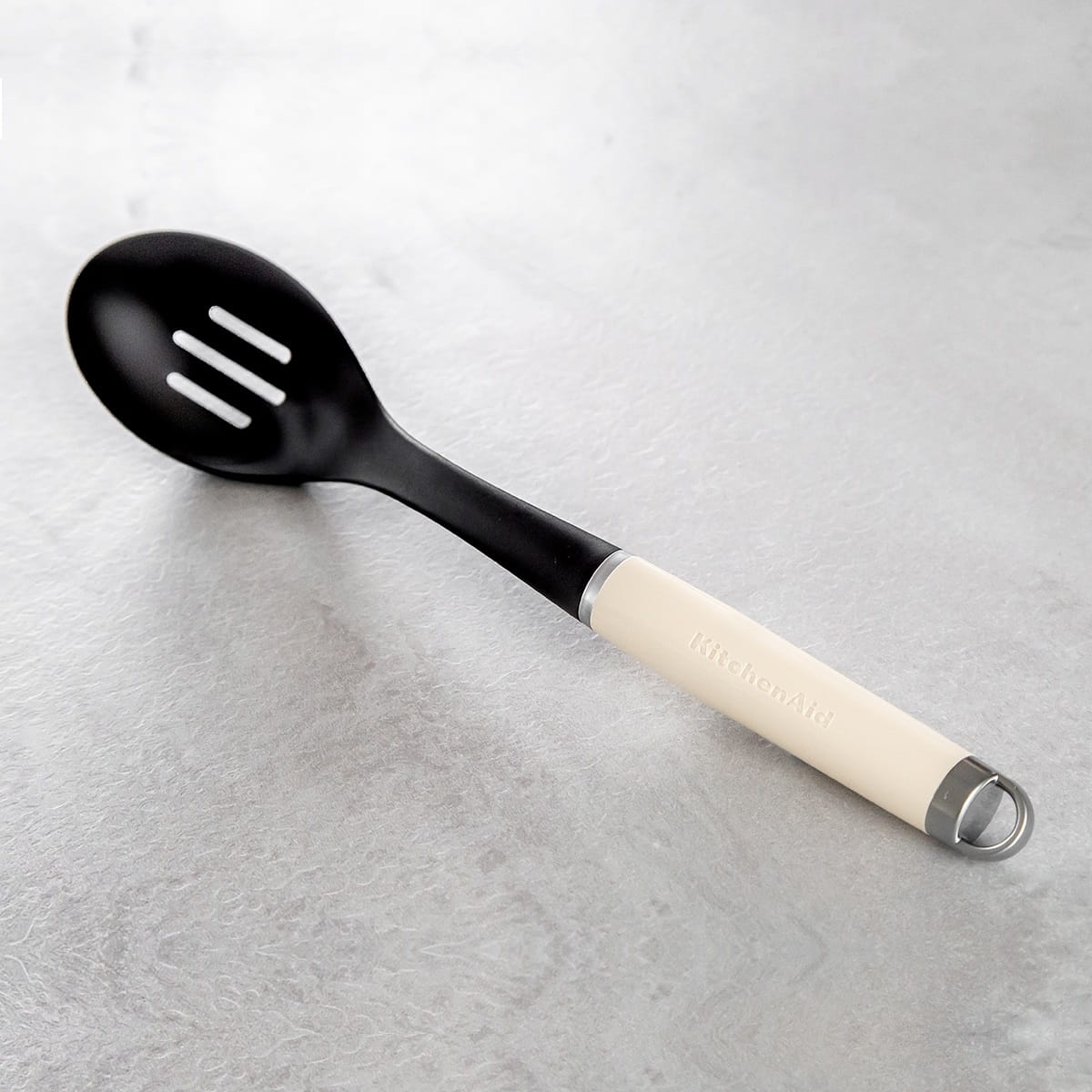 KitchenAid łyżka kuchenna cedzak kremowa CORELINE KAG004OHACE