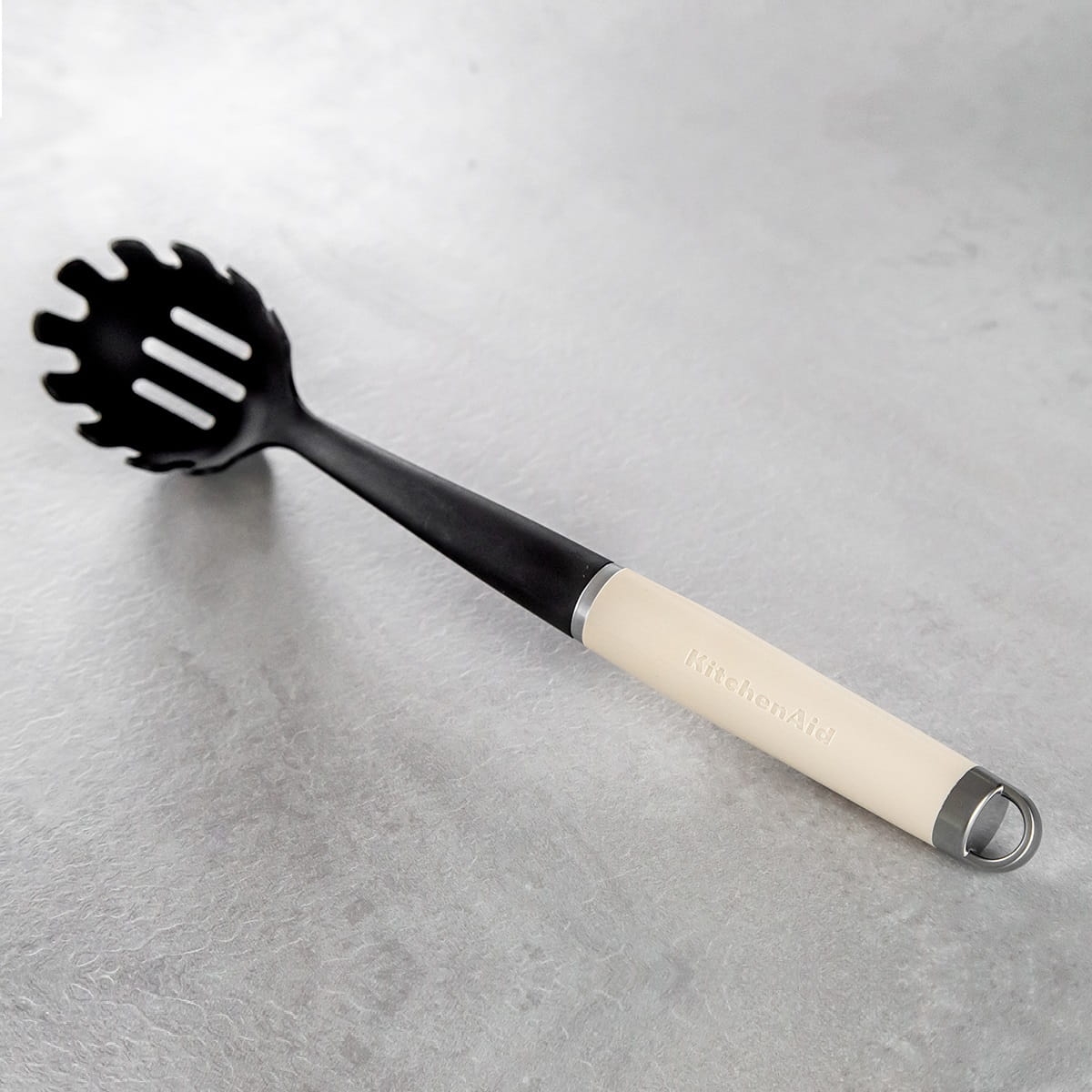 KitchenAid łyżka do spaghetti  CORELINE Almond Cream KAG005OHACE