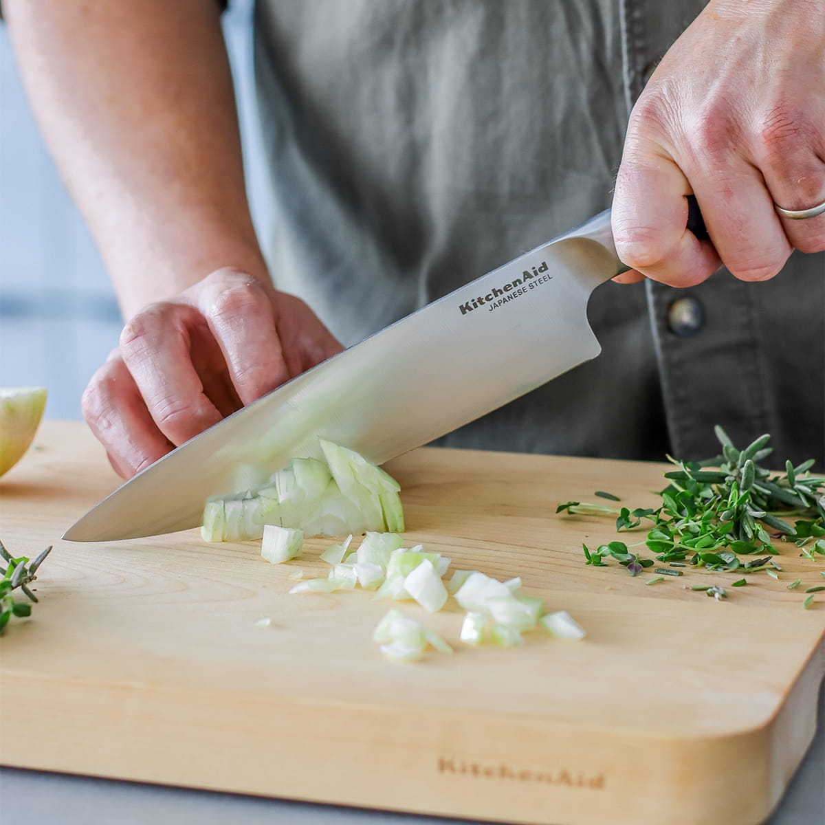KitchenAid noż Szefa Kuchni 20 cm z osłonką 5057982000608
