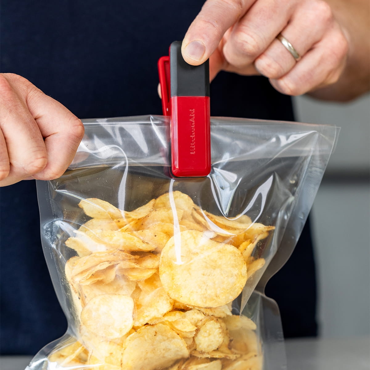 Klipsy do zamykania torebek z jedzeniem KQG325OHERE w bakeshop.pl