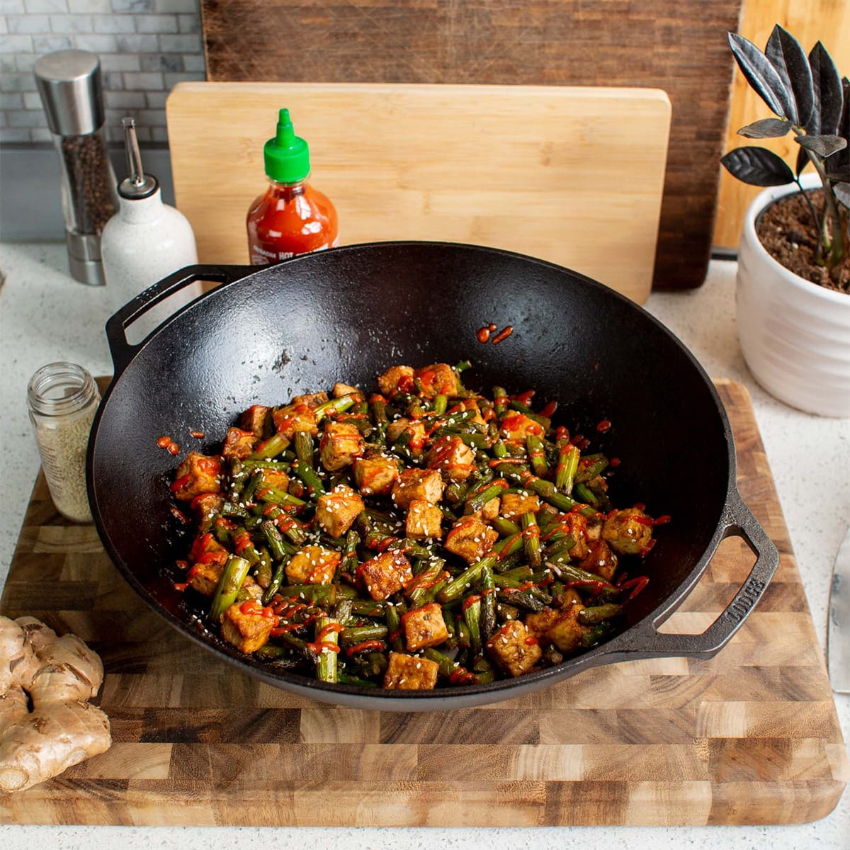 Wok z żeliwa L14W w bakeshop.pl