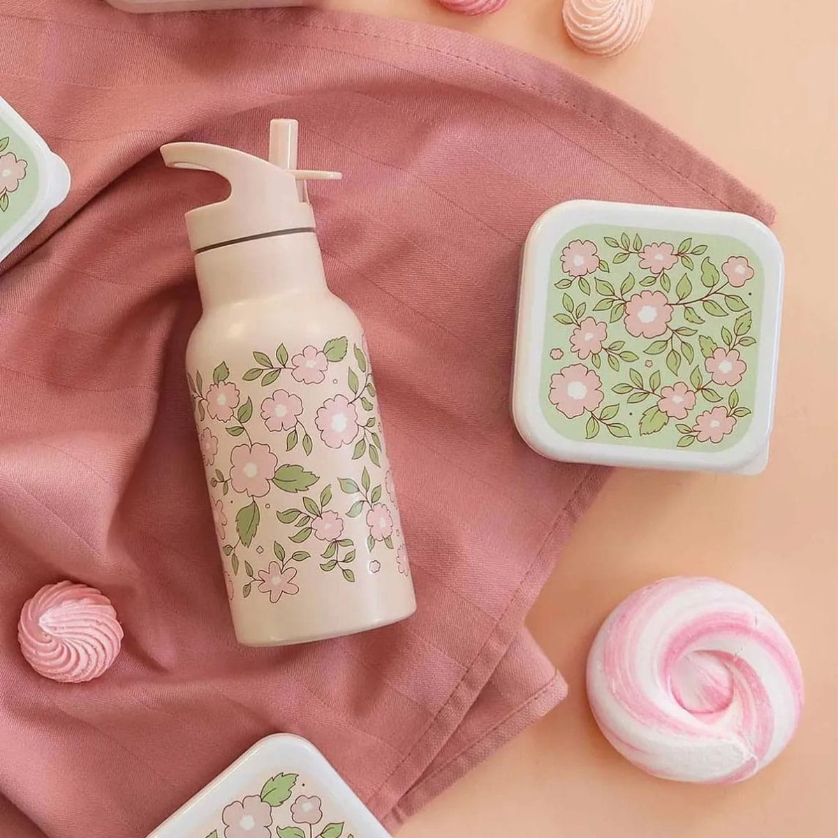 Kubek termiczny dla dzieci, ze słomką i ustnikiem. Działa jak termos - na zimne i ciepłe napoje - w sklepie bakeshop.pl