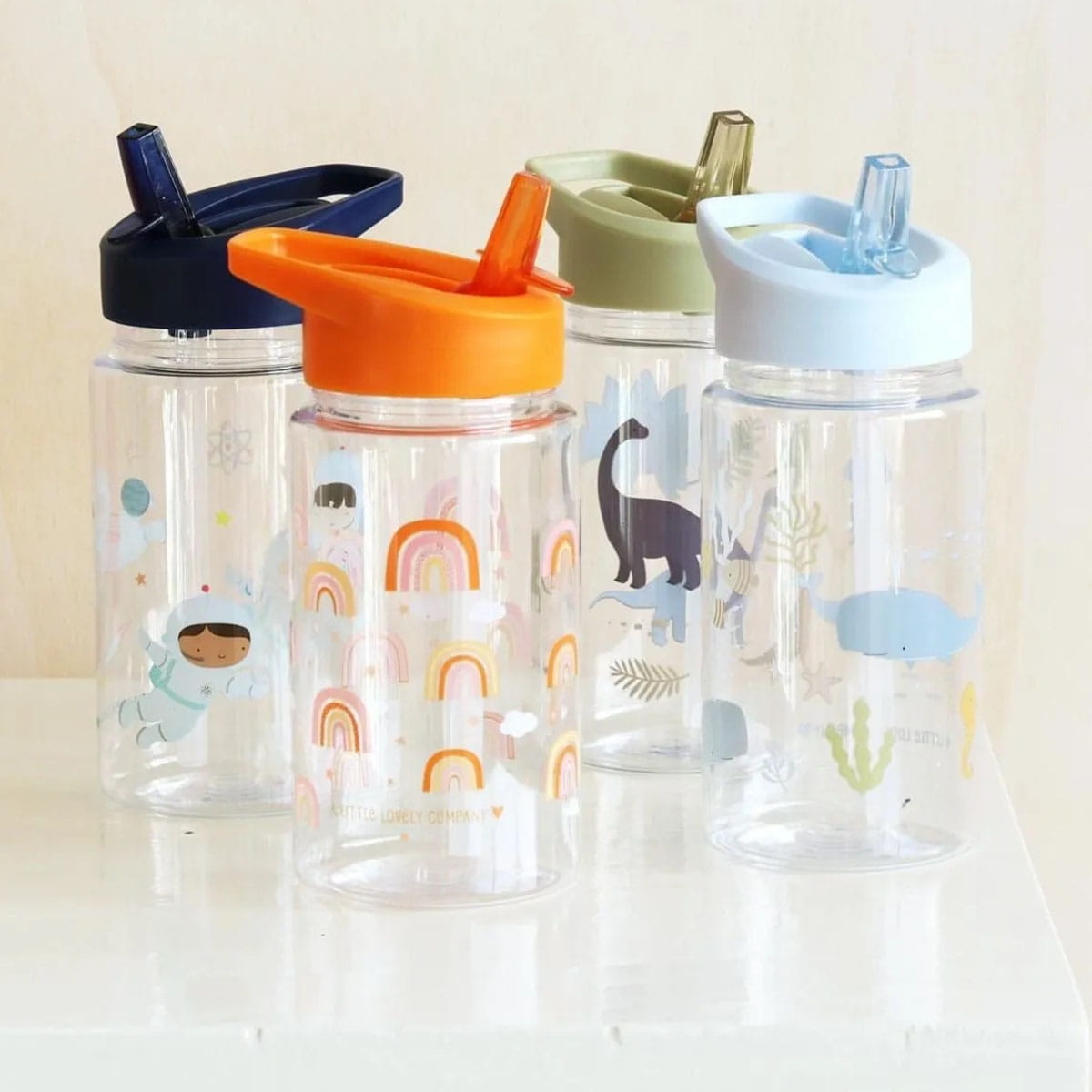 Kolorowe butelki do szkoły DBRAPI34 w bakeshop.pl