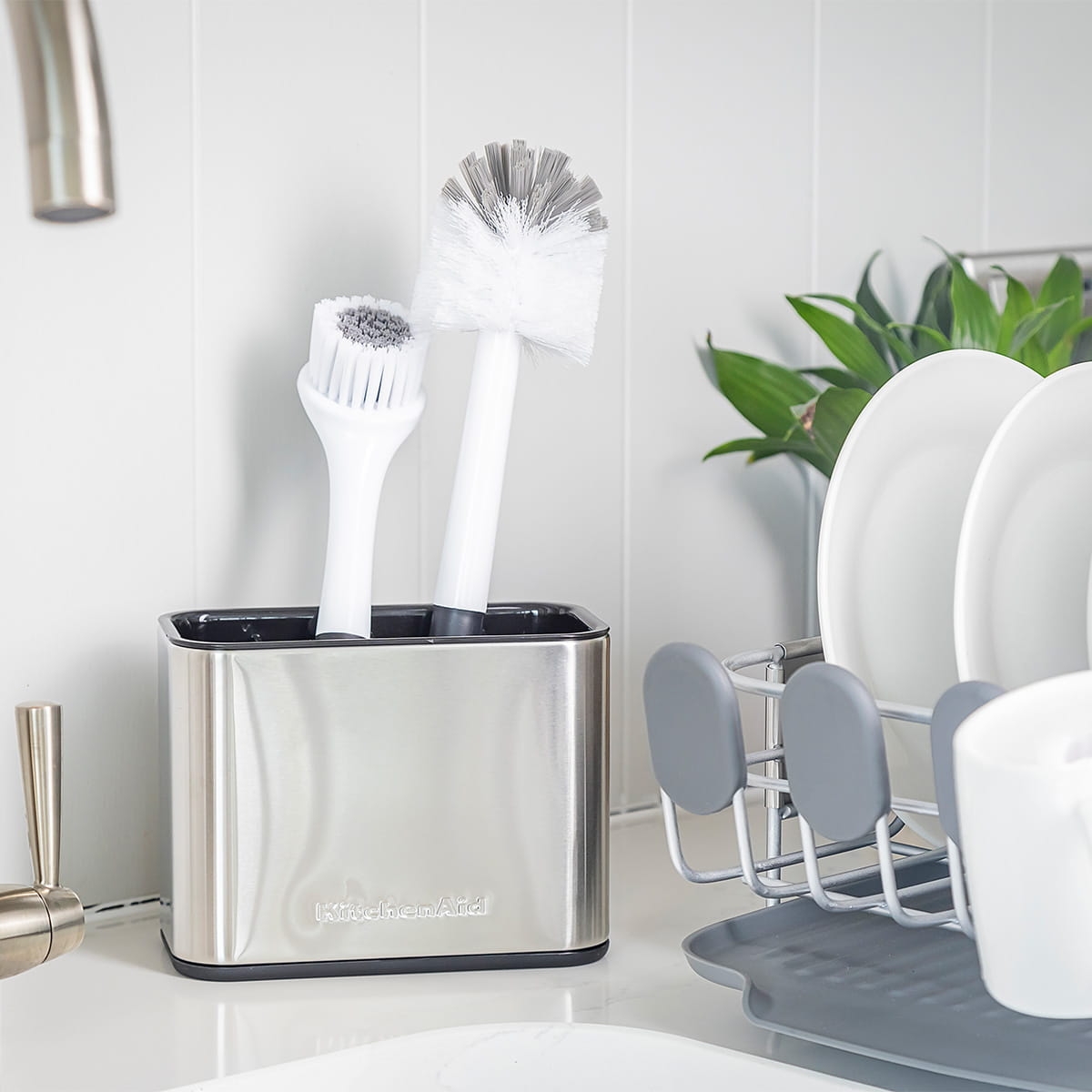 Pojemnik na szczotki na naczyń KitchenAid KEG784OSSSA w bakeshop.pl