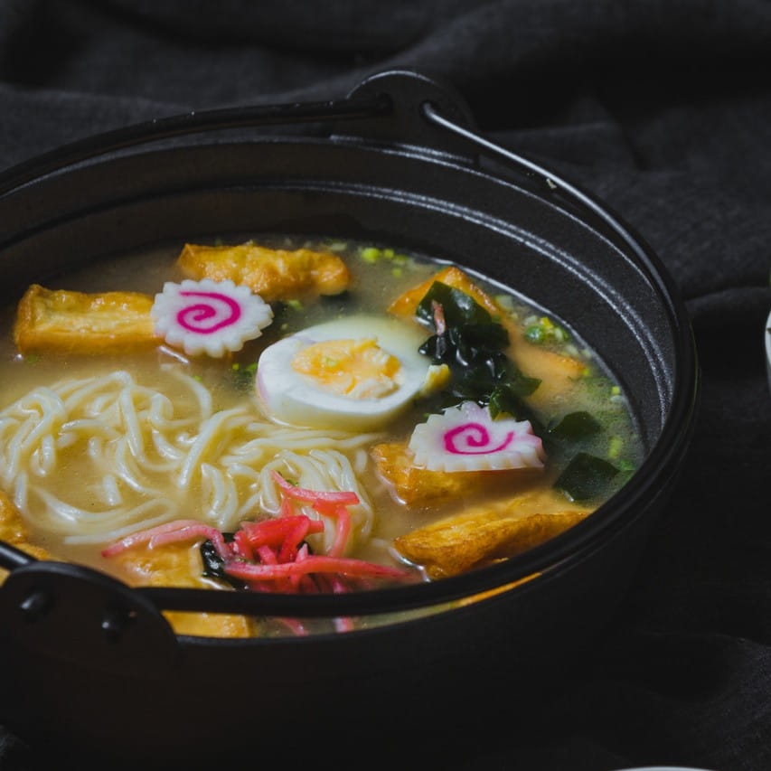 japoński garnek żeliwny Tetsu Nabe Sukiyaki z drewnianą pokrywką 5057982052843 w bakeshop.pl