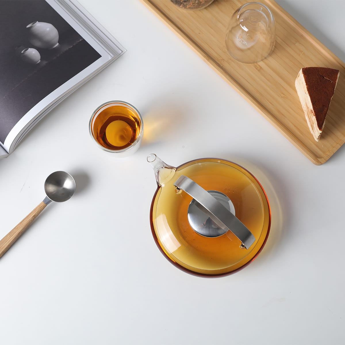 Minimalistyczny dzbanek do herbaty Infusion 0,58 L V70500 dostępny na bakeshop.pl