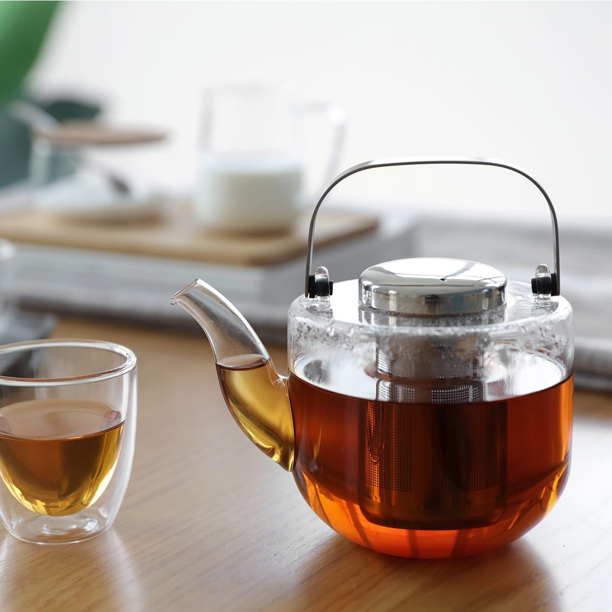 Czajnik do herbaty liściastej z zaparzaczem na bakeshop.pl