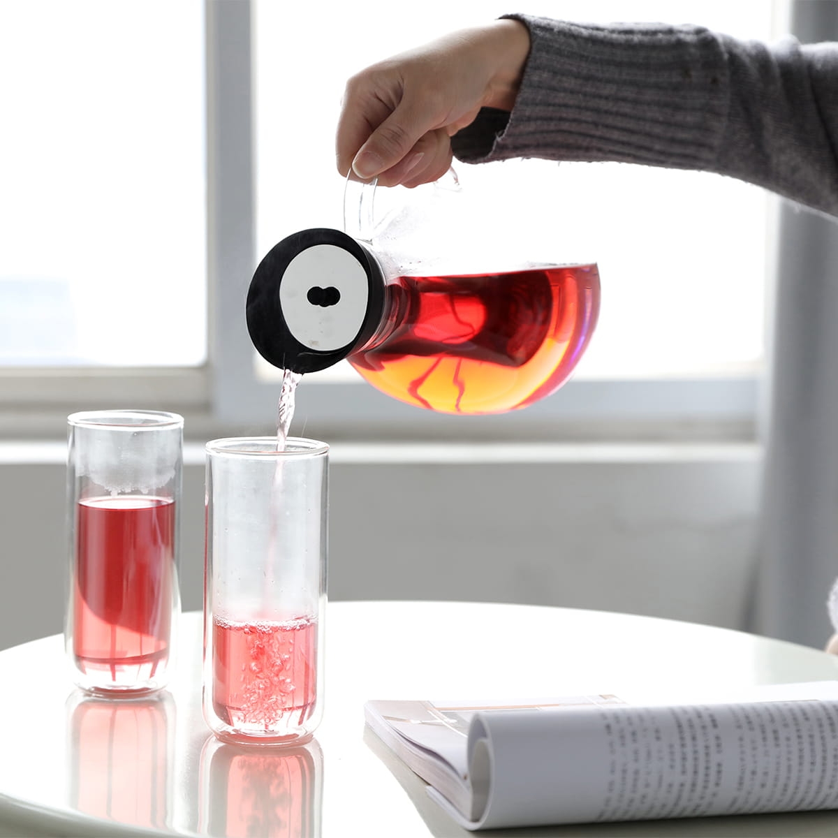 Nalewak karafki  Viva Infusion 2 l chroni przed rozlaniem V33301 dostępna na bakeshop.pl