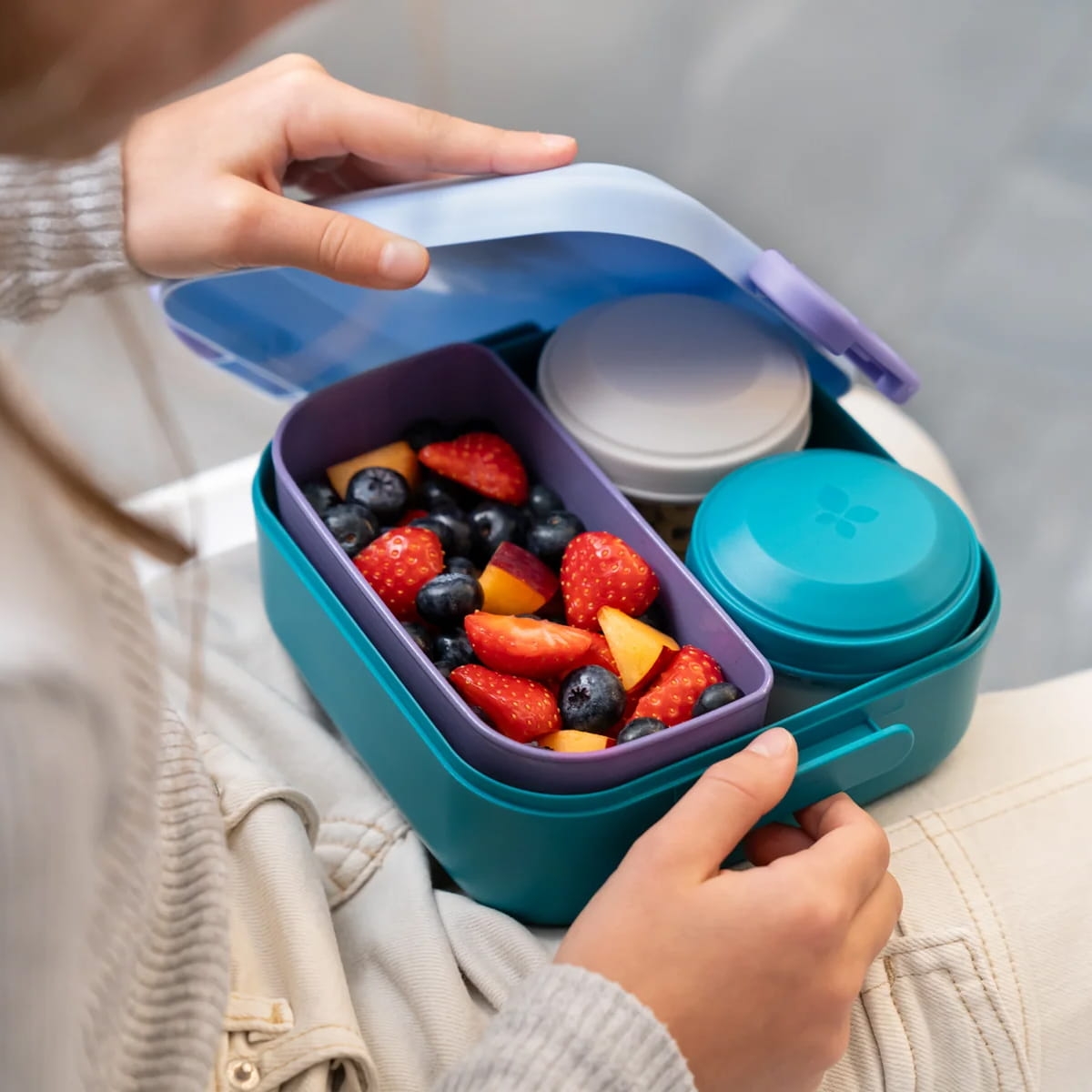 Bento box z przegródkami dla dzieci Rikko Lagoon Sky / Amuse A-000447 w sklepie bakeshop.pl