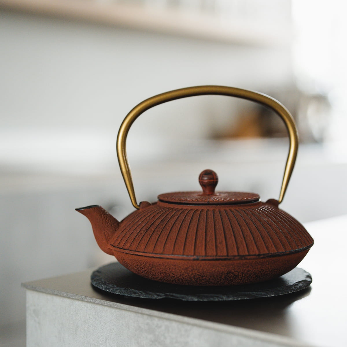 Wykonany z żeliwa imbryczek na herbatę w japońskim stylu 153030 teraz na bakeshop.pl