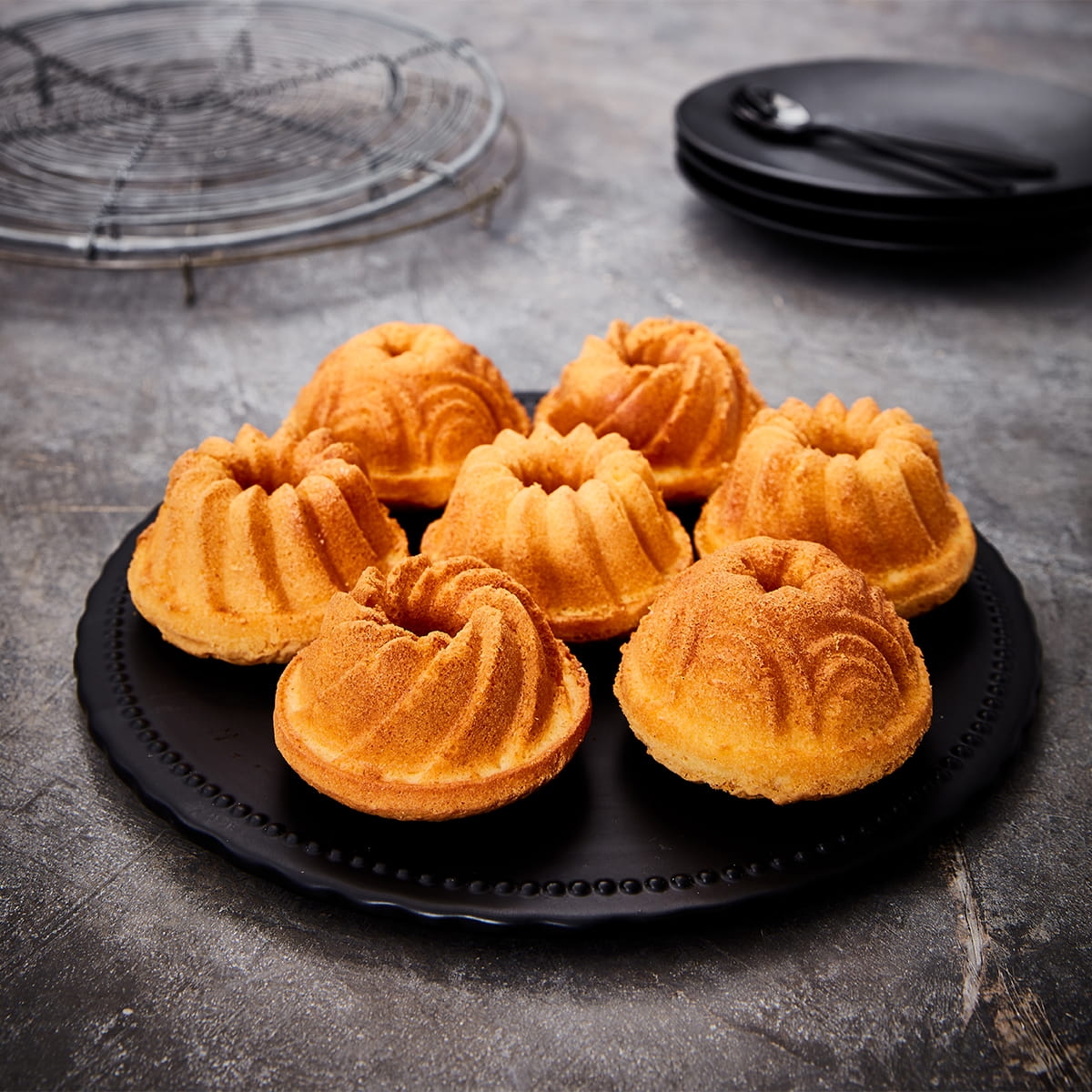 Forma z powłoką non-stick na 12 babeczek 887077 już na bakeshop.pl