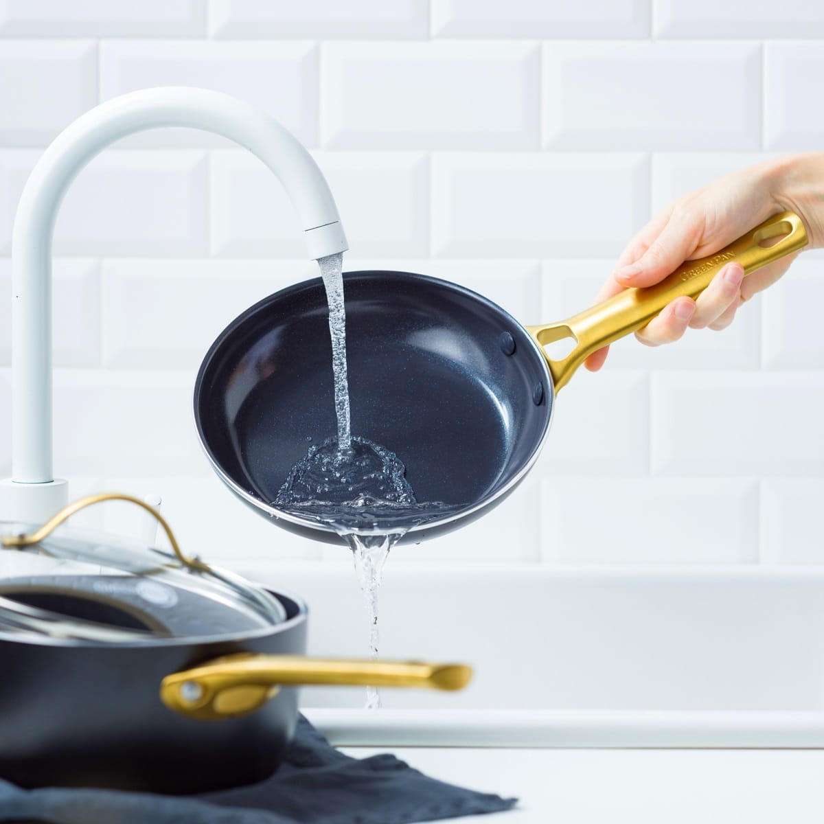 Zestaw garnków i patelni PADOVA Black 10 elementów GreenPan  do ręcznego mycia i w zmywarce zobacz na bakeshop.pl