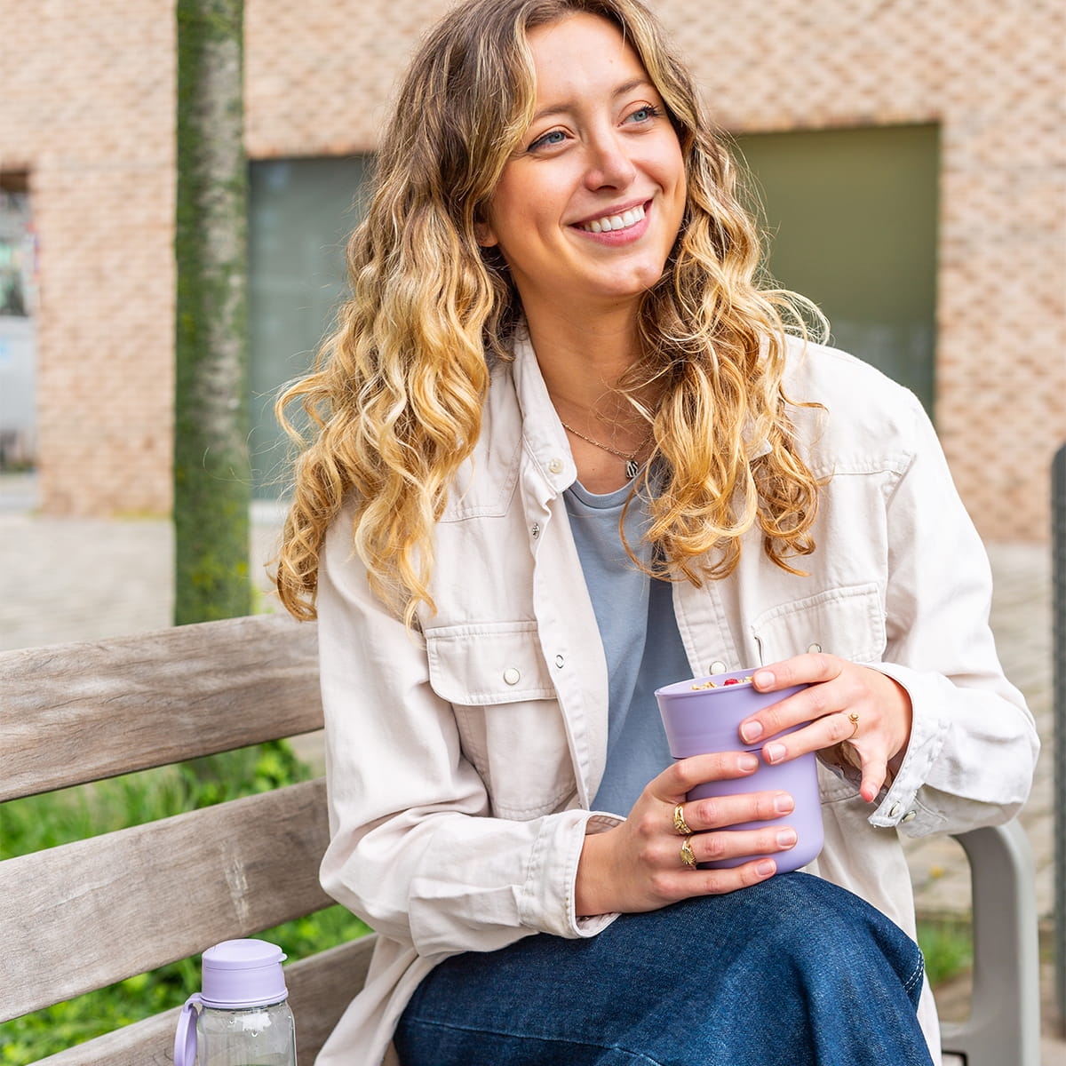 Wygodny pojemnik na wynos idealny na przekąskę w ciągu dnia A-000484 już n abakeshop.pl