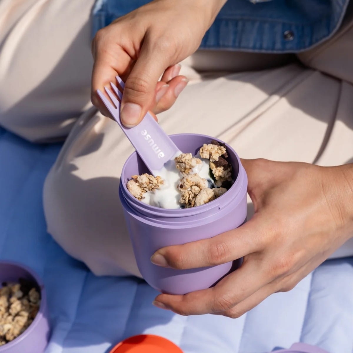 AMUSE lawendowy Tylla na jogurt.jpg