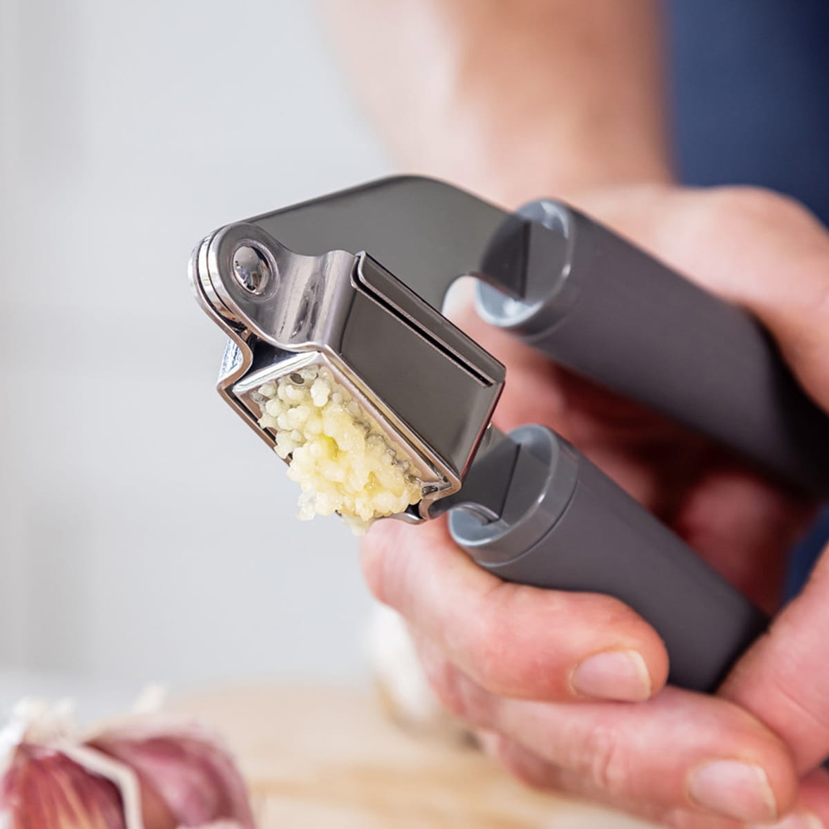Precyzyjny wyciskacz do czosnku KitchenAid KAS132OHCGG już na bakeshop.pl