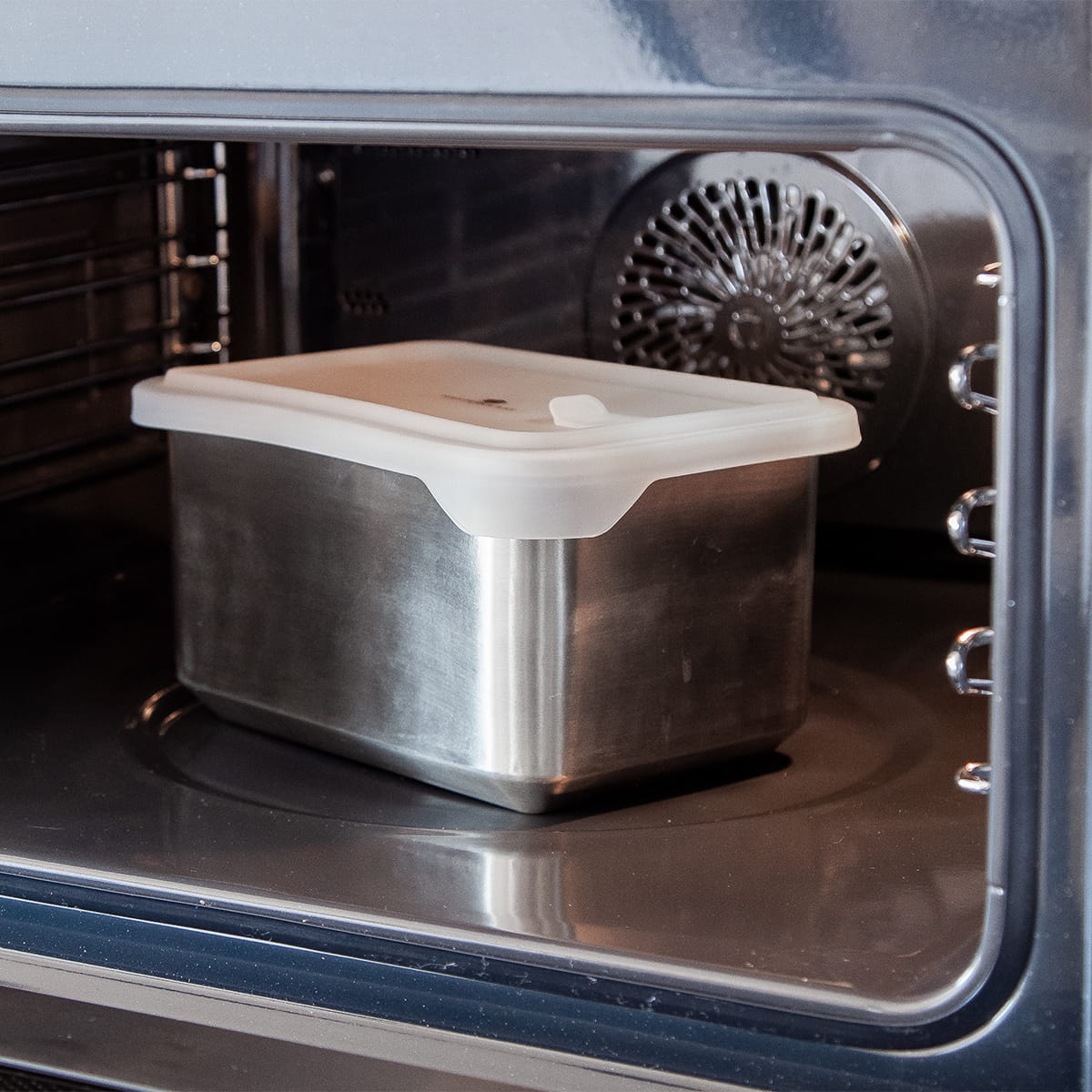 Pojemnik kuchenny ze stali nierdzewnej z pokrywką  do zmarażania, podgrzewania i zmywania w zmywarce