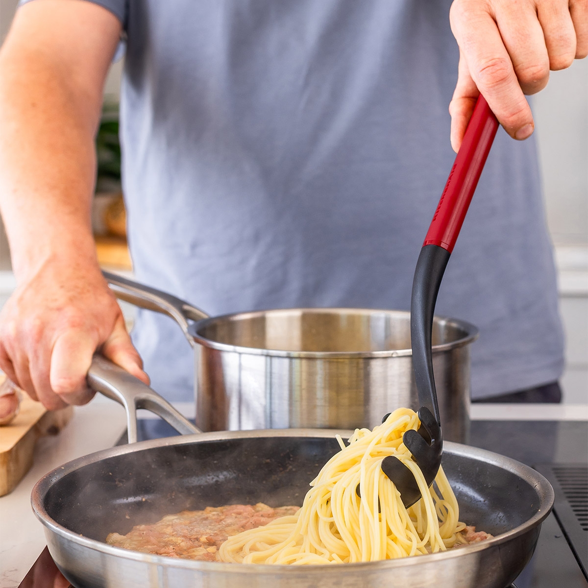 Narzędzie kuchenne KitchenAid do serwowania makaronu spaghetti
