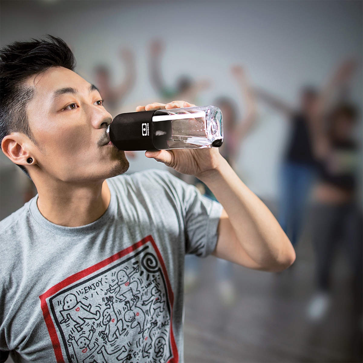 Monbento Positive butelka Black Onyx w użyciu