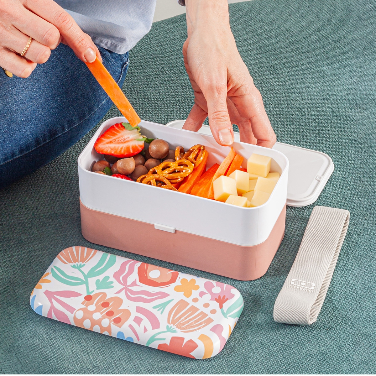 Monbento Original Paper Cut 1L – lunchbox w użyciu