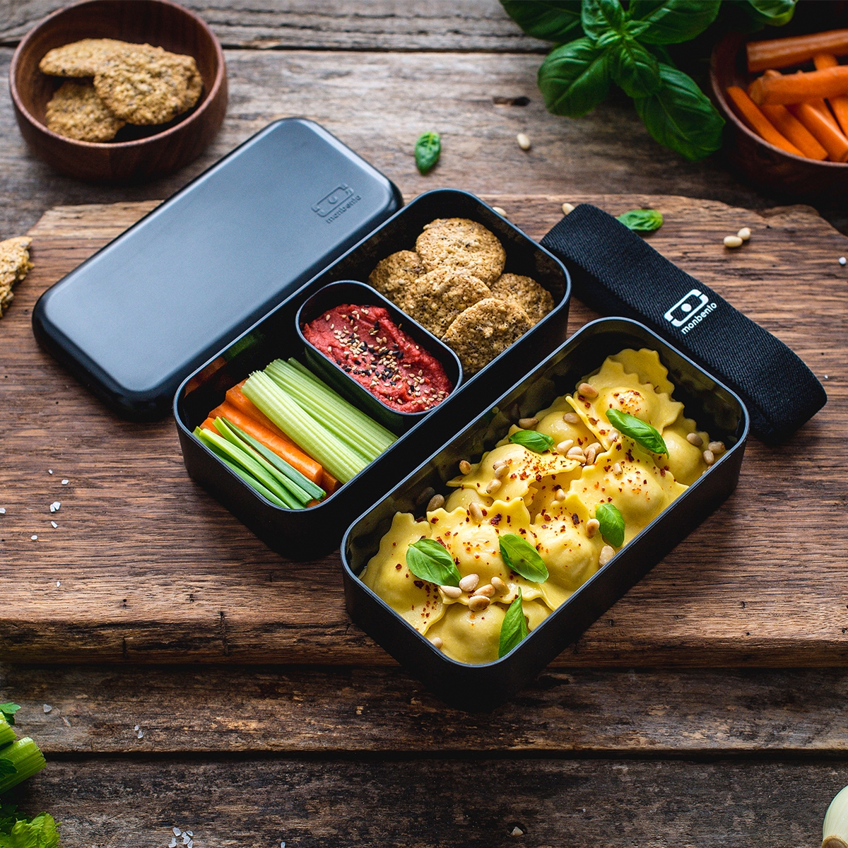 Monbento Original Black Onyx 1 L – lunchbox w użyciu