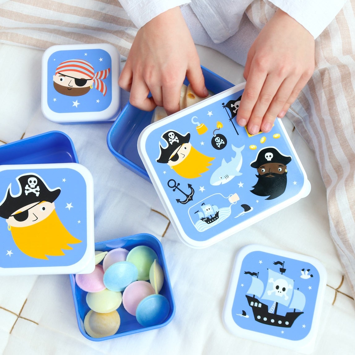Lunchbox dla dzieci PIRATES, zestaw 4 szt. na przekąski, owoce, kanapki