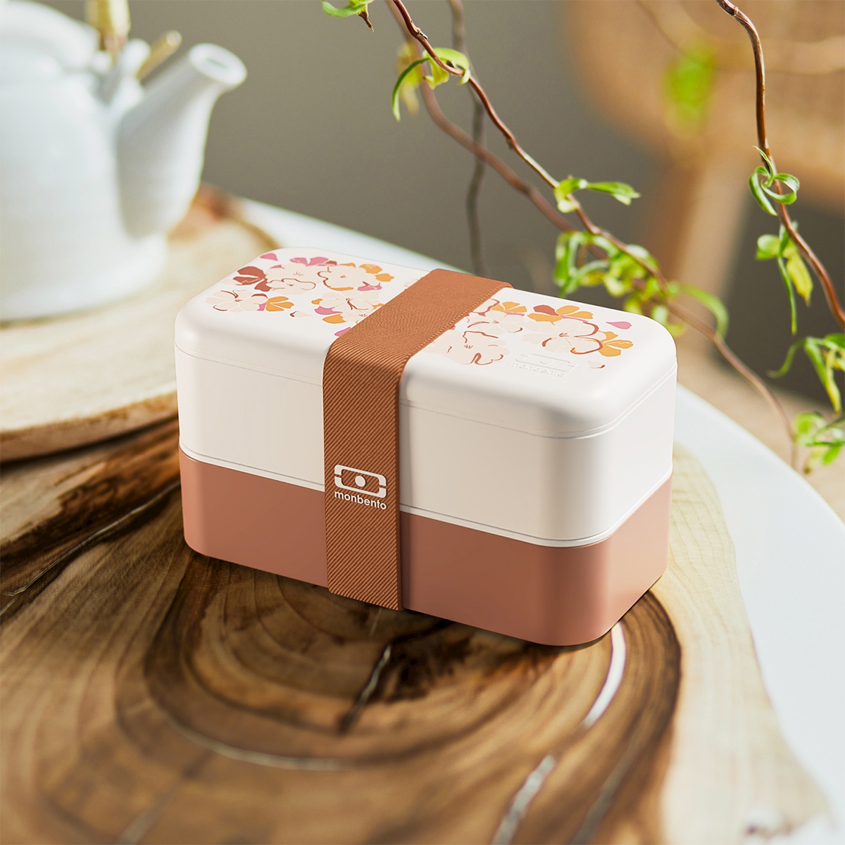Dwupoziomowy lunchbox Monbento 1L z szeroką gumką