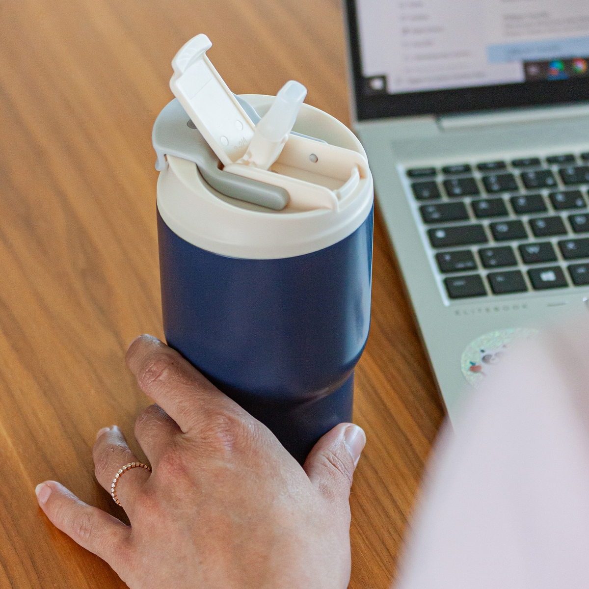 kubek termiczny monbento do samochodu blue infinity