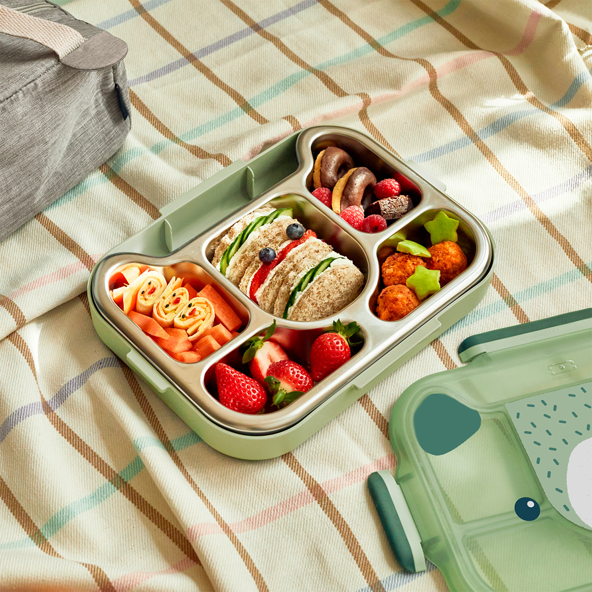 lunch box monbento - idealne pudełko na drugie śniadanie, kanapki, owoce lub drobne przekąski