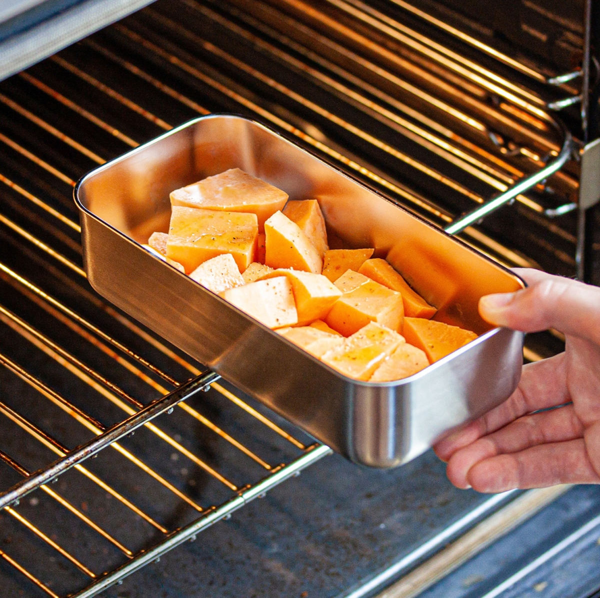 stalowe pudełko na jedzenie na wynos – Monbento - do uzytku w piekarniku