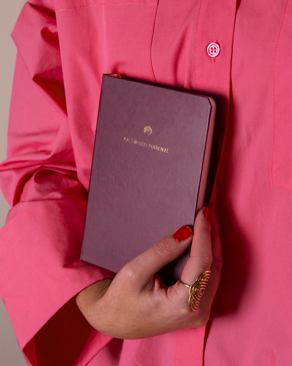 organizer haseł – twarda, bordowa oprawa