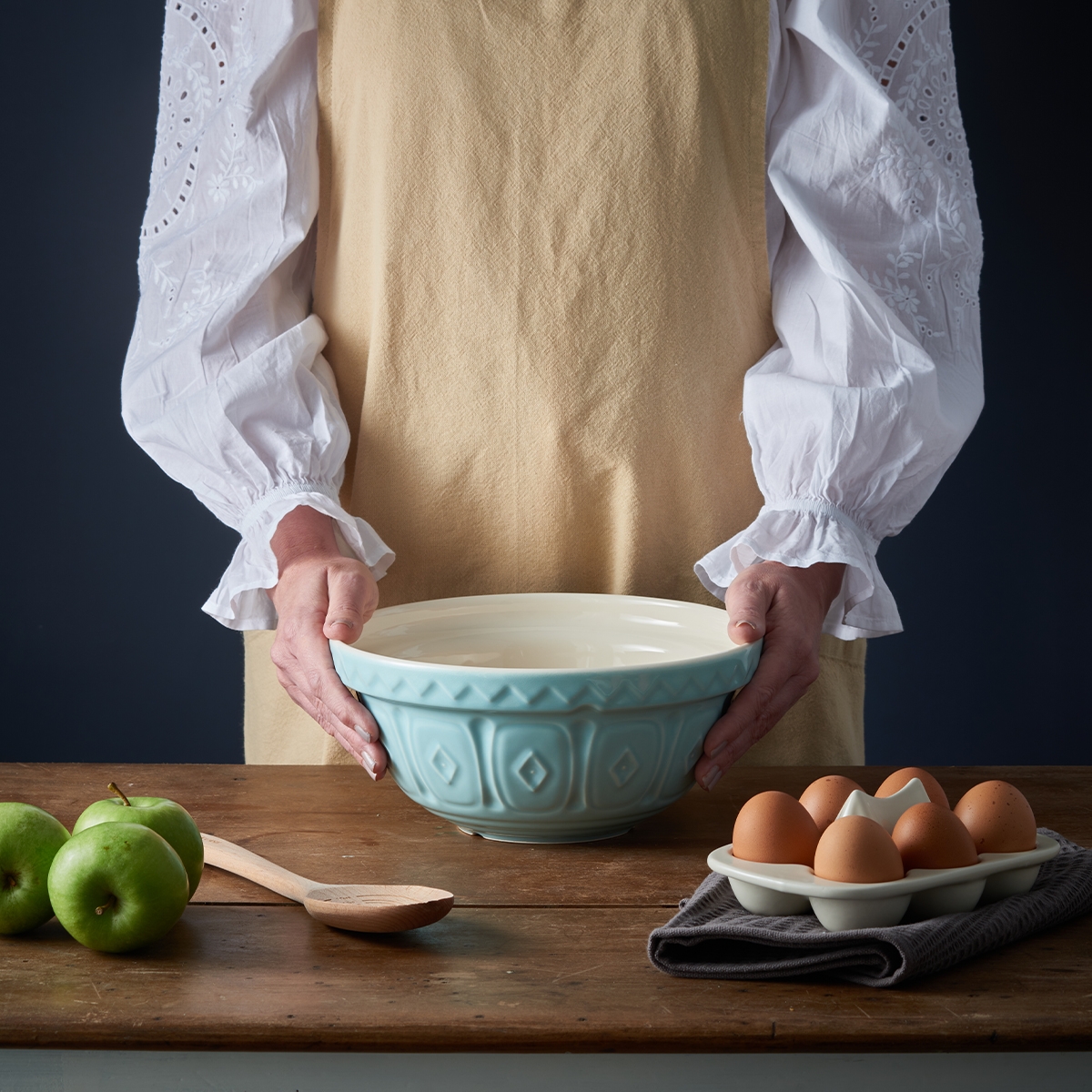 Misa do ciasta Mason Cash 24 cm 2 L – Colour Mix S24 Powder Blue