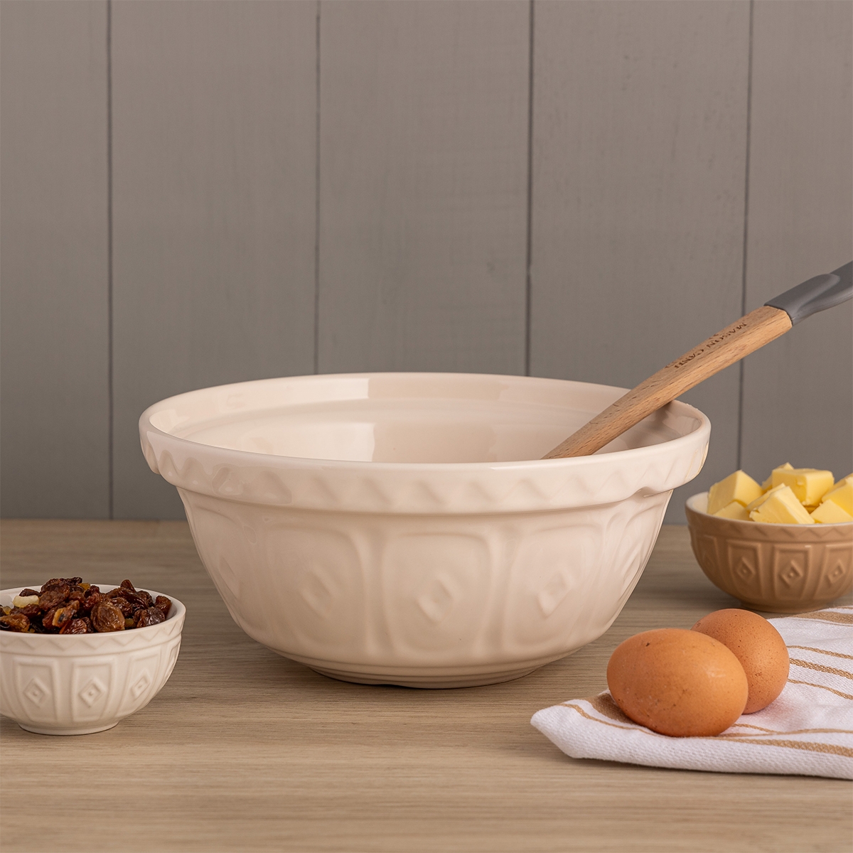 Misa do ciasta Mason Cash 24 cm 2 L – Colour Mix S24 Cream