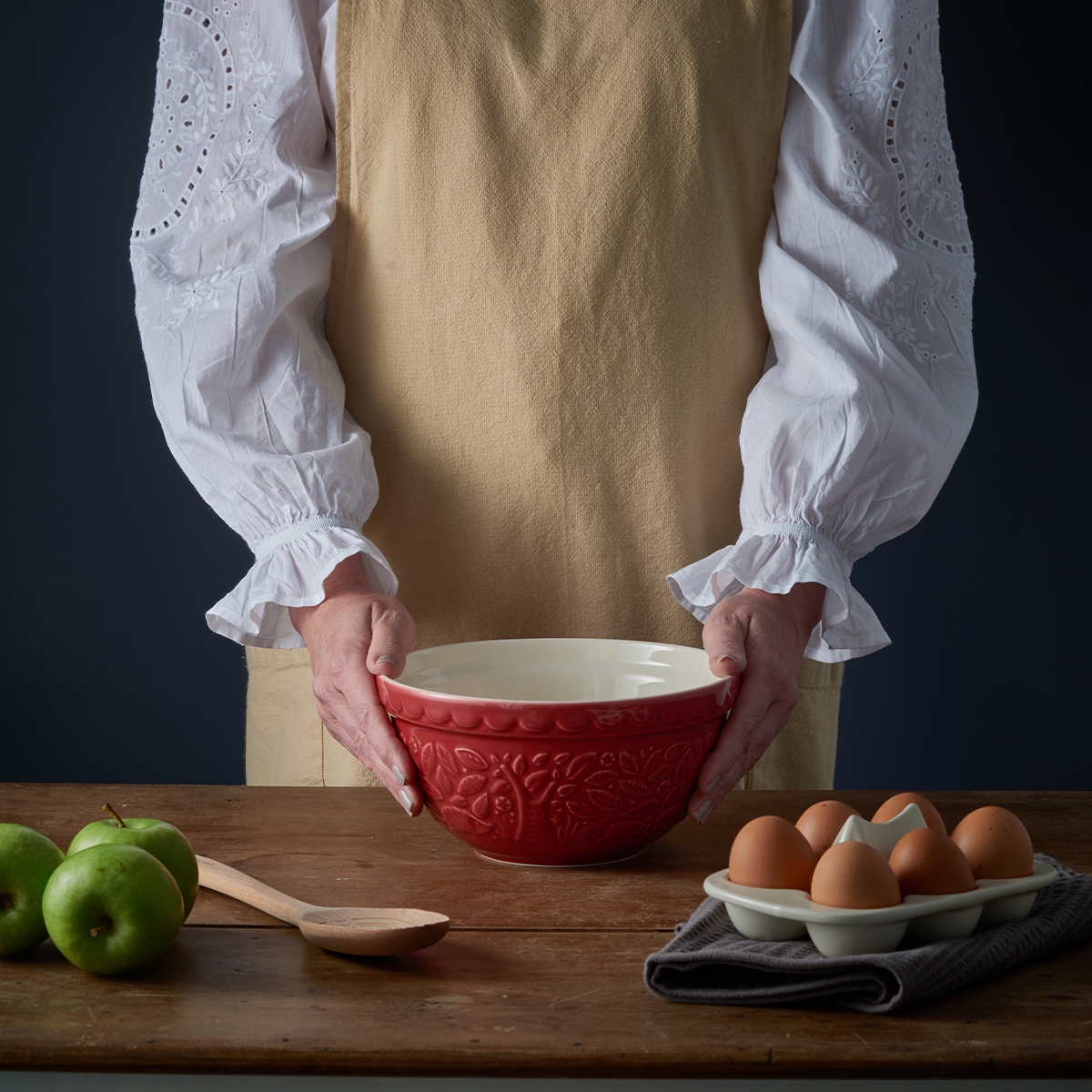 Misa ceramiczna 21 cm 1,1L Mason Cash czerwona, z wewnętrznym szkliwieniem, idealna na ciasto naleśnikowe, gofry, muffiny, biszkopt