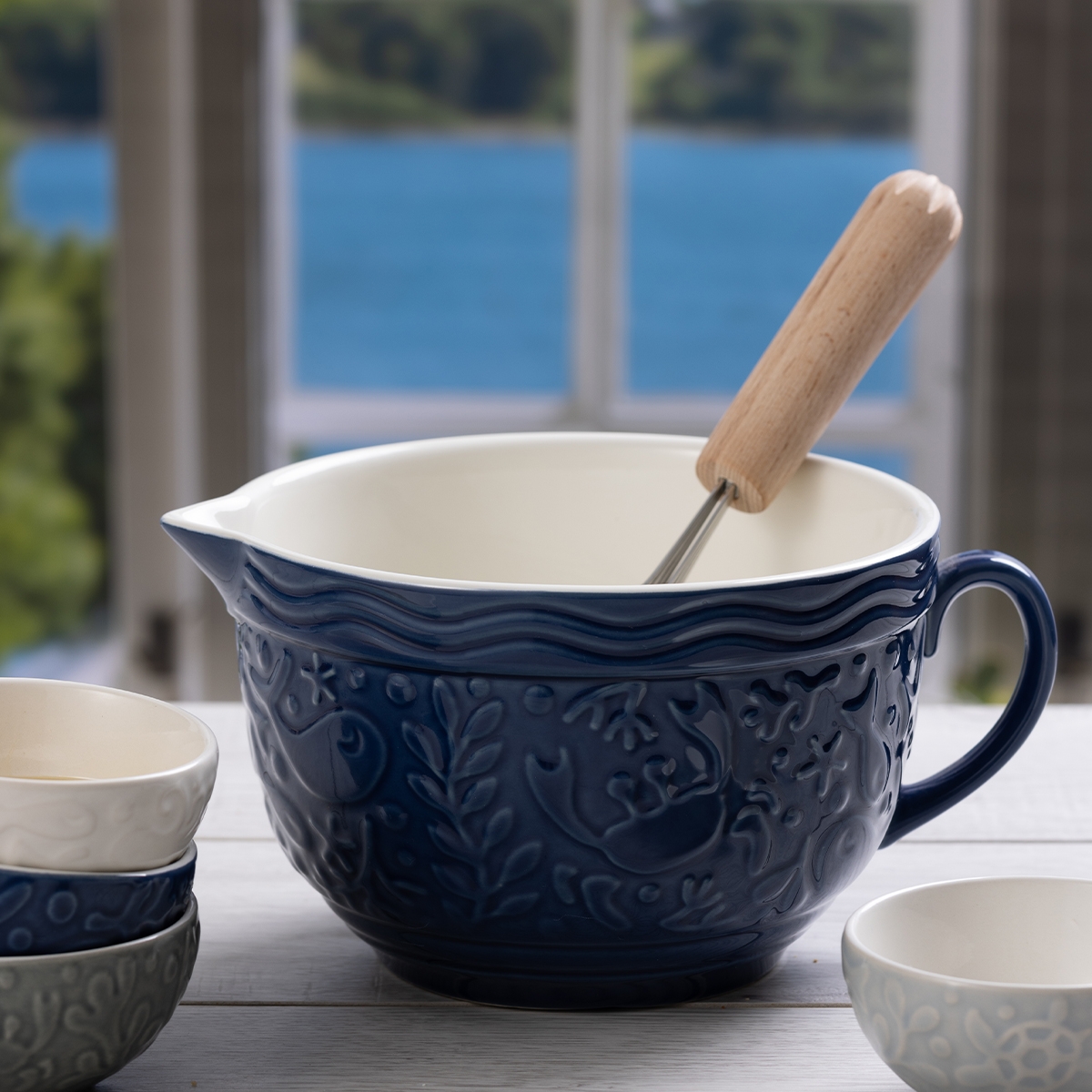 Misa ceramiczna Mason Cash (1,9 L) – duża, stylowa misa do sałatek, owoców, wypieków.