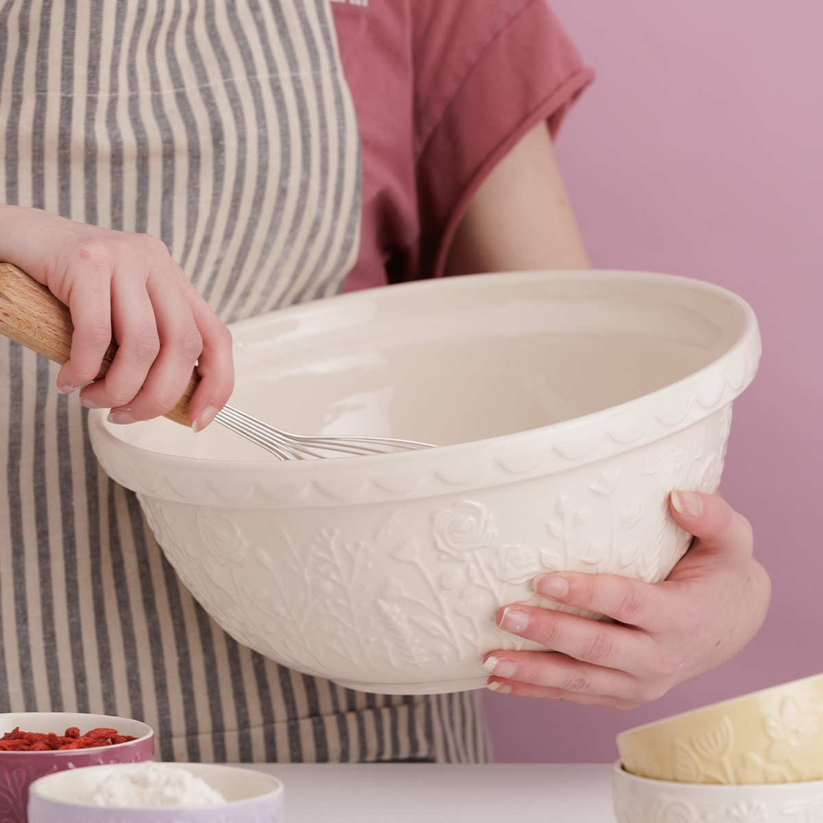 Miska ceramiczna do ciasta Mason Cash 4 l z wewnętrznym szkliwieniem, idealna na ciasto naleśnikowe, gofry, muffiny, biszkopt