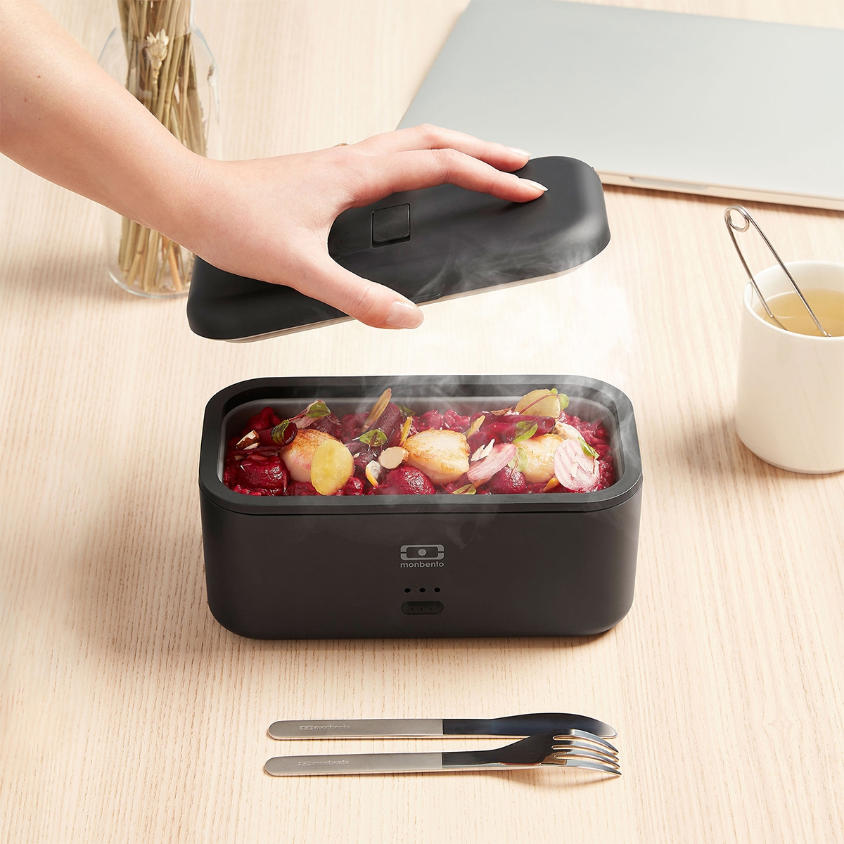 Ciepły posiłek na wynos bez mikrofalówki - Monbento lunchbox elektryczny - także do gniazdka samochodowego