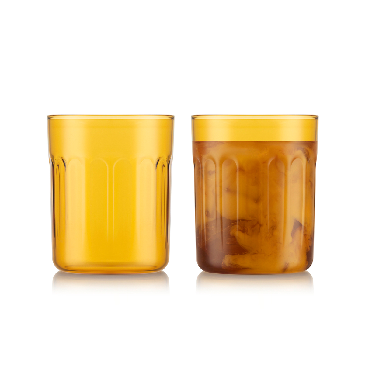 Pojemność 0,35 L sprawia, że szklanki idealnie nadają się do serwowania wody, soków, lemoniady oraz drinków.