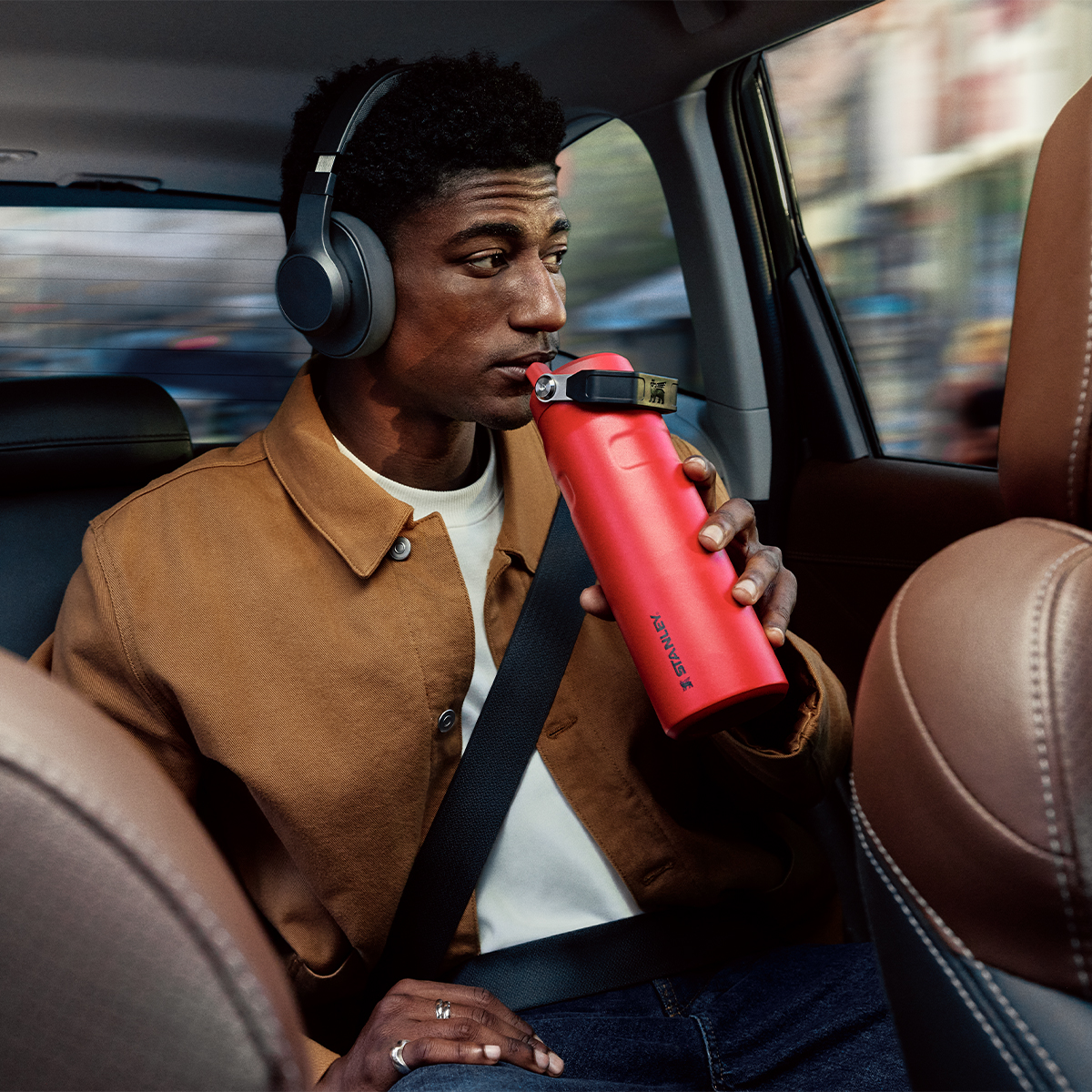 Stanley butelka na wodę do auta IceFlow™ Flip Straw 1.06L Chili Black