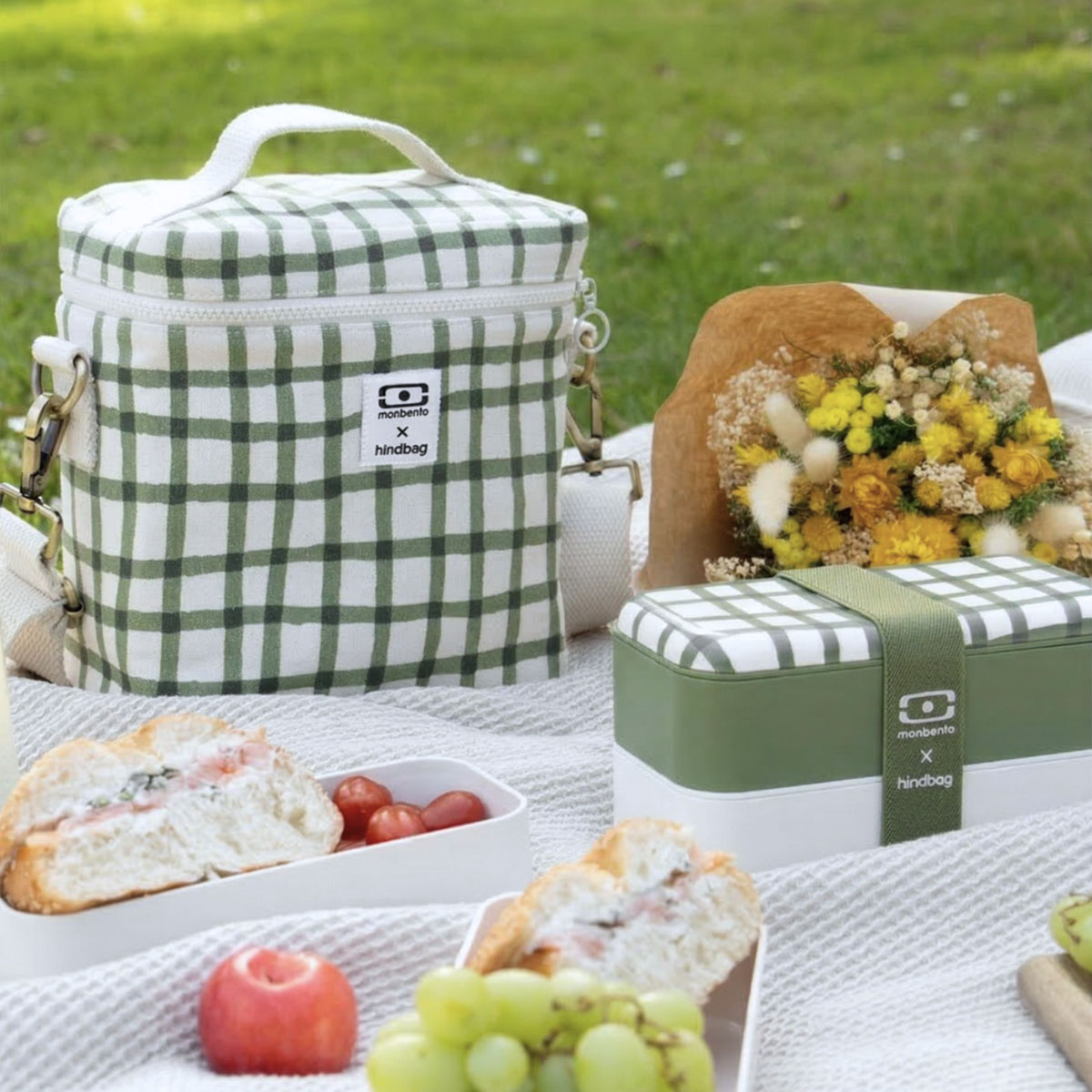 Zestaw lunch box Monbento i torba termiczna Hindbag podczas pikniku