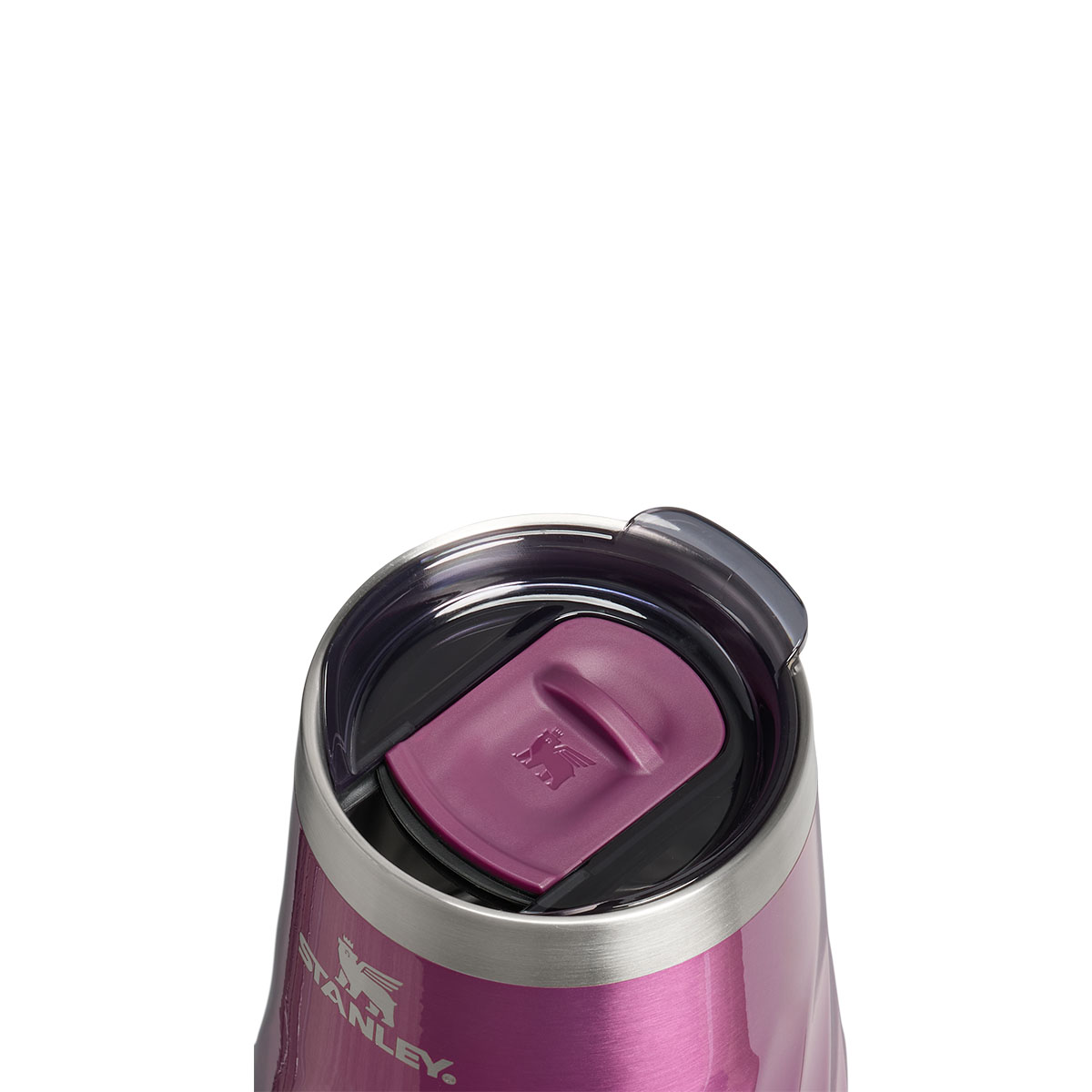 Stanley Reserve Mulberry Shine 320 ml, zbliżenie pokrywki kubka z otworem do picia