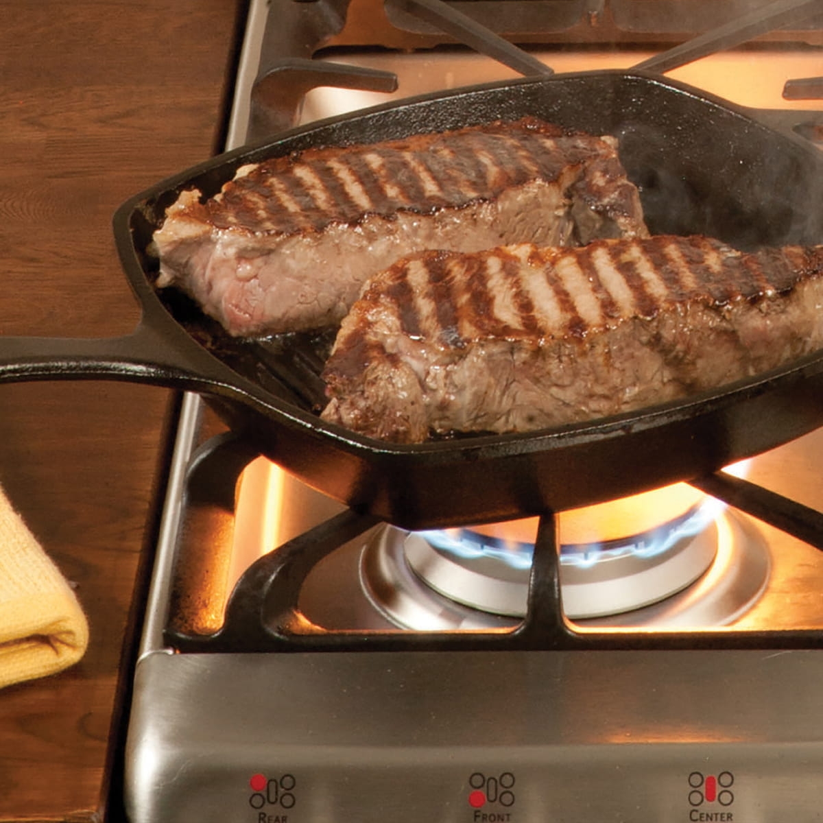 Patelnia żeliwna grillowa do pieczenia steków w bakeshop.pl